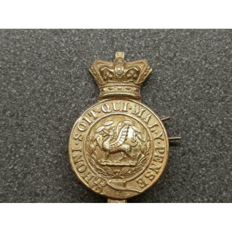 Cap Badge / Honi . Soit . Qui . Mal . Y . Pense 77 x 42 m