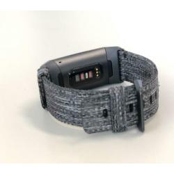 Fitbit charge 3, 1 jaar gebruikt, lichte gebruikers sporen