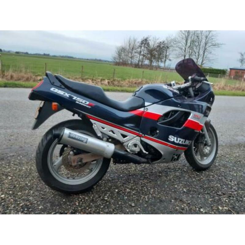 Suzuki gsx 750f