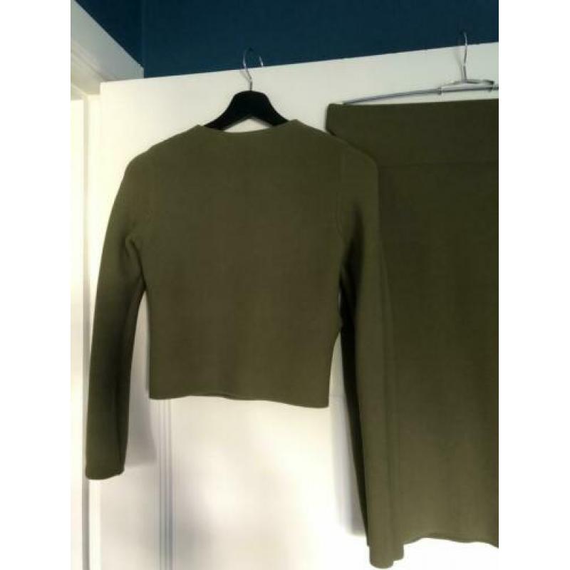 Nikkie: set van top en rok mosgroen (38)