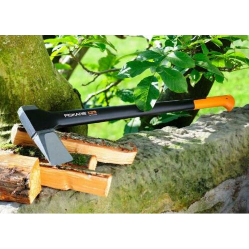 Fiskars x27 kloofbijl, haardhout, kettingzaag €61.95