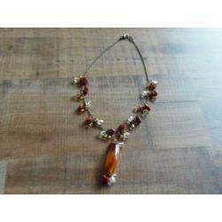 Ketting met aardetinten glaskralen