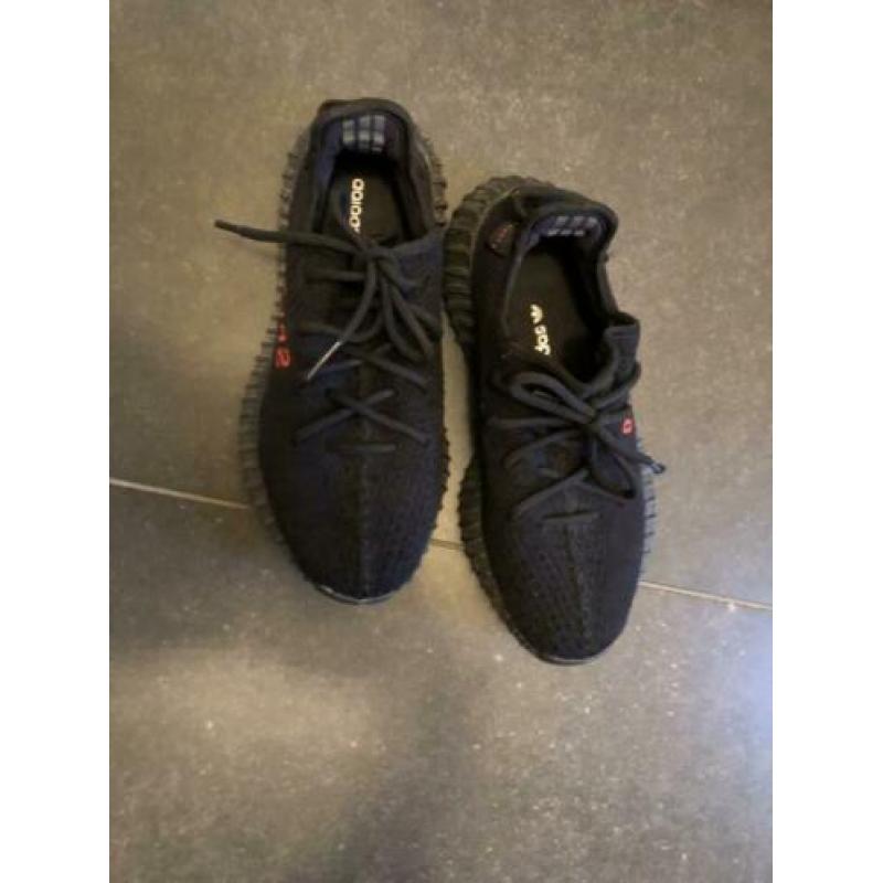 Yeezy boost 350-V2 maat 39 black/red ZGAN