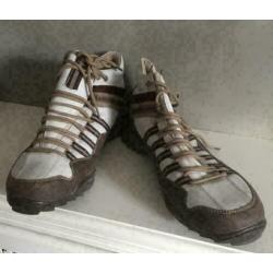 Triple XXX schoenen gympen maat 44