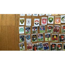 Te koop 52 stuks voetbal plaatjes