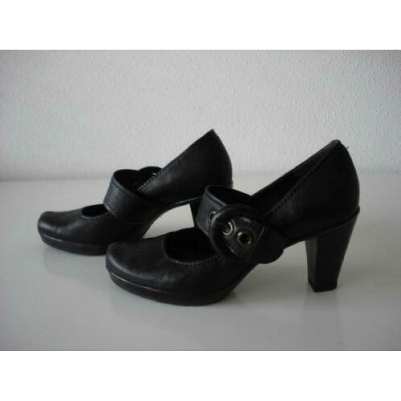 * CLARKS zwarte pumps maat 40 = 6.5 bijna nieuw supermooi !