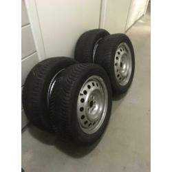Winterbanden set op stalen velg 205/55/r16