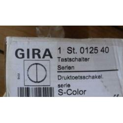 3x Stekkerdozen en Schakelaar GIRA schakelmateriaal
