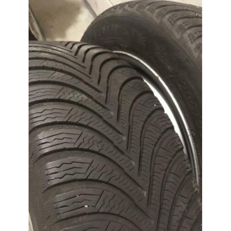 Winterbanden set op stalen velg 205/55/r16
