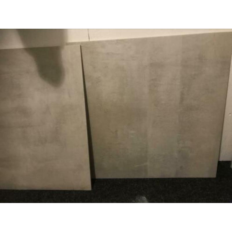 Nieuwe vloertegels icon almond 60,5x60,5cm. circa 4,5m2