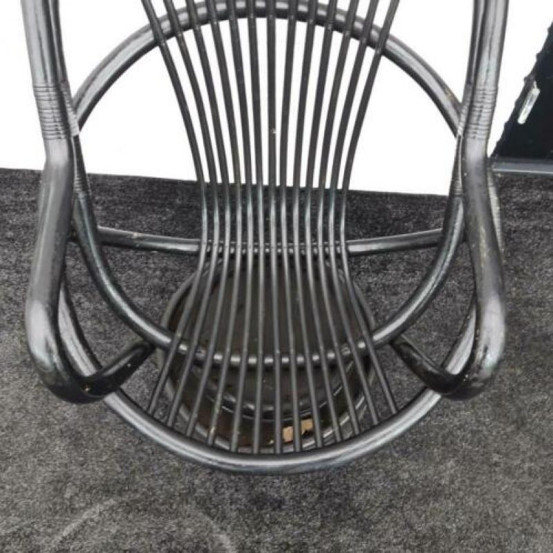 2 Vintage retro Manou rotan draaistoelen en salontafel zwart