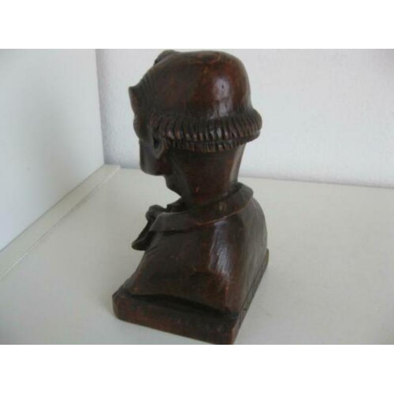 Clownerie. Houten beeldje. "Naar van Gestel".