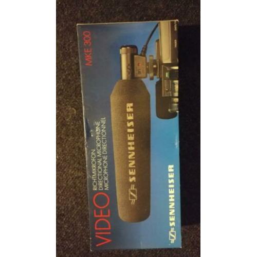 (Richt) microfoon Sennheiser MKE 300 shotgun model.