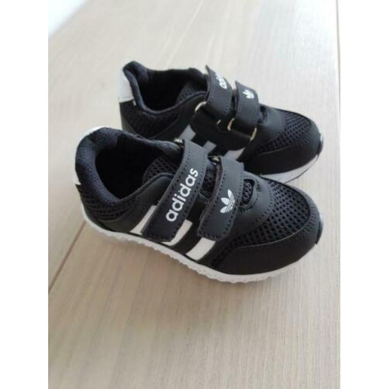 Nieuw jongens schoenen maat 23