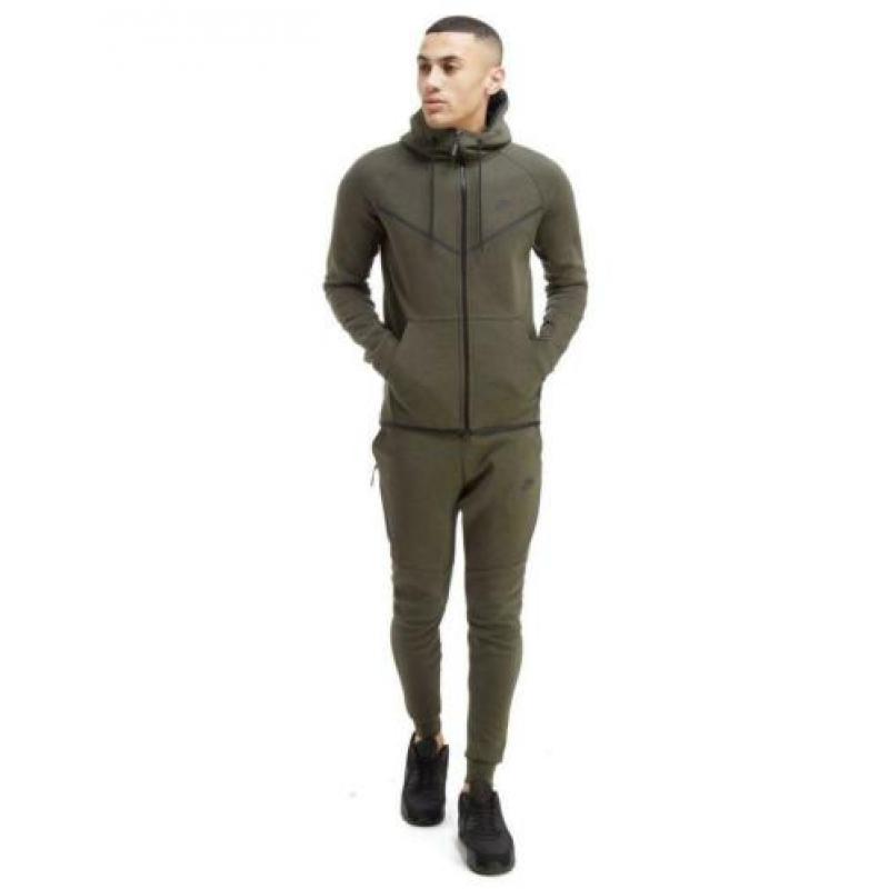 Nike Tech Fleece Pak Khaki Groen maat M yeezy off white air