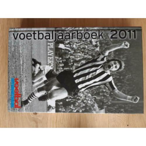 In voetbal international jaarboek 2011 nr 5