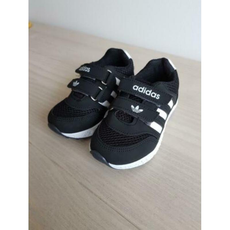 Nieuw jongens schoenen maat 23