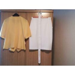 Geel / witte blazer met witte rok - nieuw