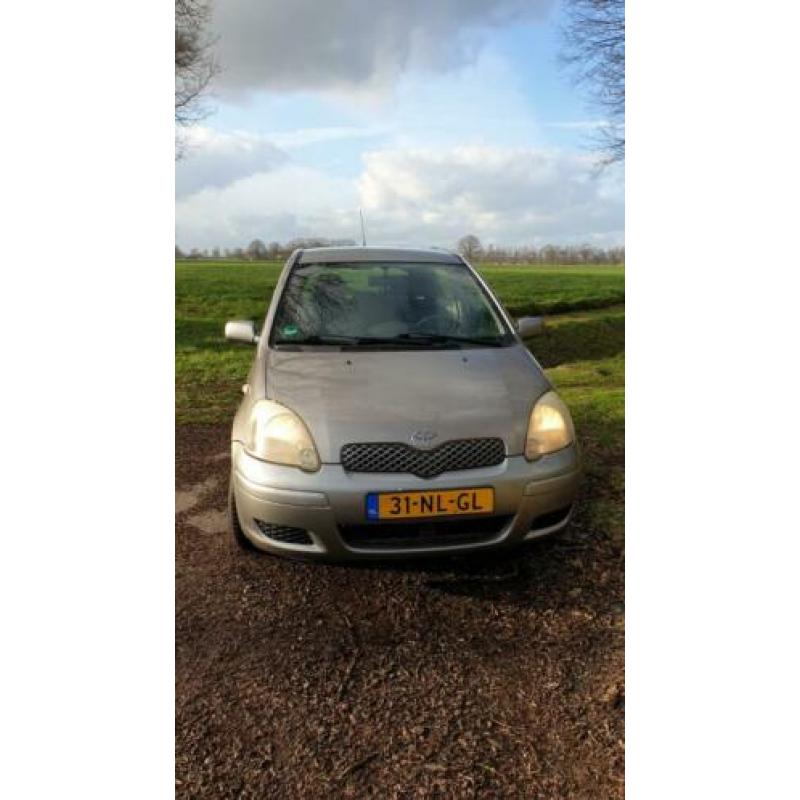 Toyota Yaris 1.0 16V Vvti 3DR 2003 Grijs