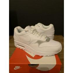 Nike air max 1 White - US 8 / EU 39