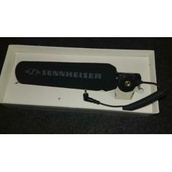 (Richt) microfoon Sennheiser MKE 300 shotgun model.