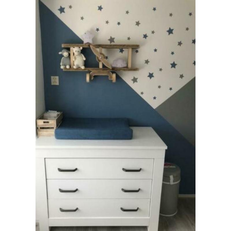 vliegtuig wandplank boekenplank kinderkamer babykamer