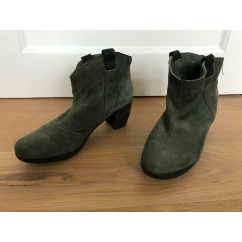 Vialis schoenen maat 38- Handgemaakte Spaanse suede laarsjes