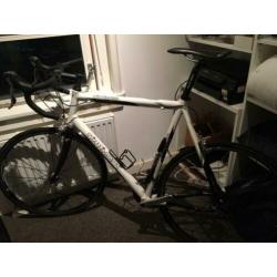Gianni Motta ongeveer 10 jaar oud. Volledig Shimano Ultegra.