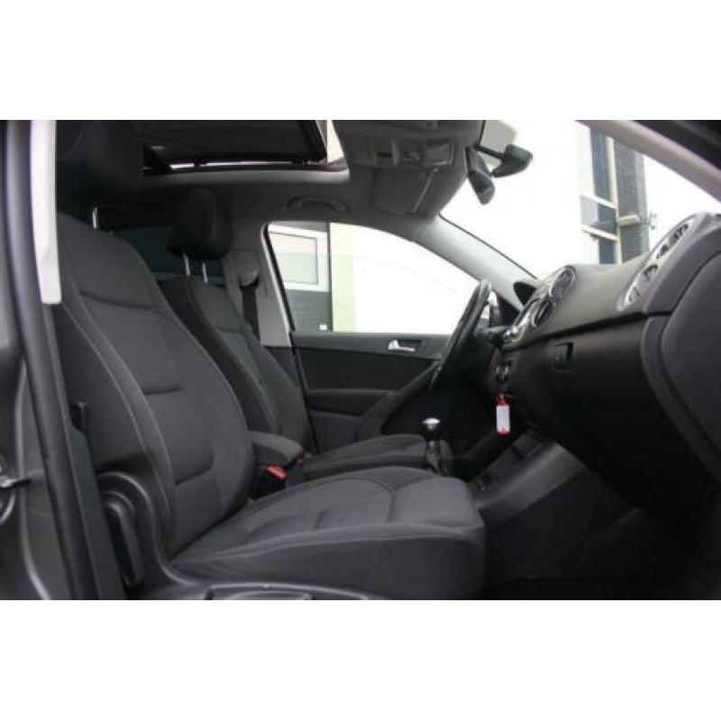 Volkswagen Tiguan 1.4 TSI Team Bluemotion Navi Trekhaak Dak