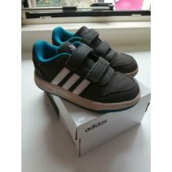 Adidas maat 27, weinig gedragen.