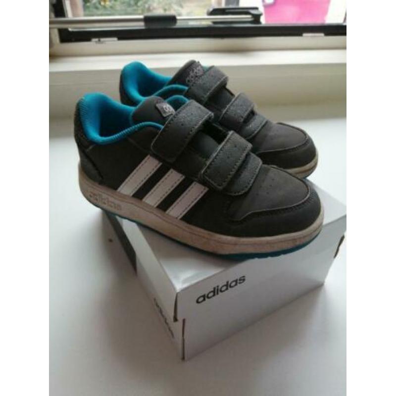 Adidas maat 27, weinig gedragen.