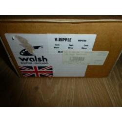 2 pr sneakers van WALSH Bolton England mt.(42)totaal 60 euro