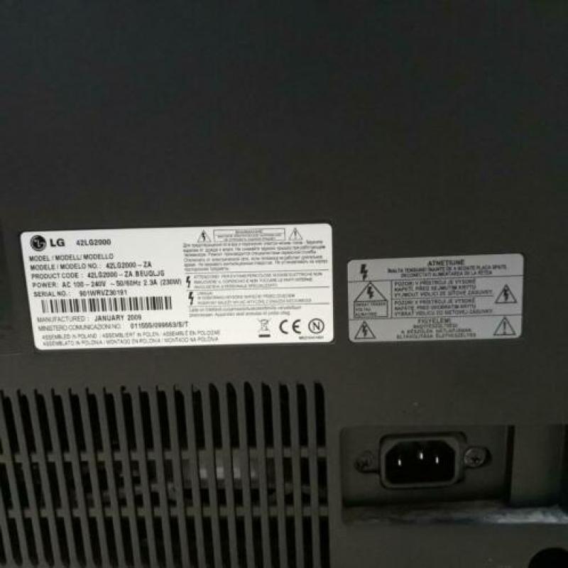 LG lcd tv 42 inch (107) cm