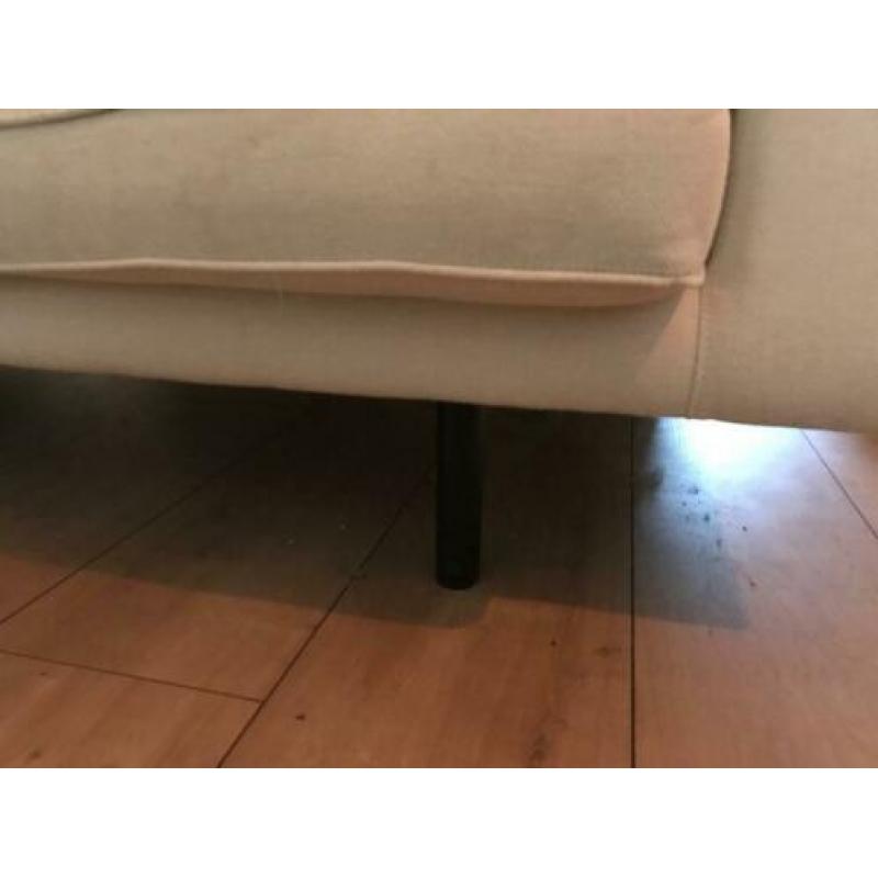 Strakke witte 3 zitsbank van stof - gratis