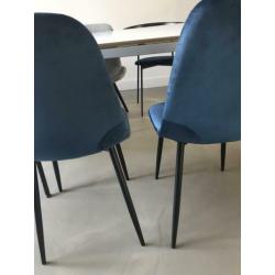 2 nieuwe eetkamerstoelen in velours van Vestbjerg