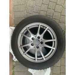 Velgen met winterbanden Mercedes A W176/CLA W117