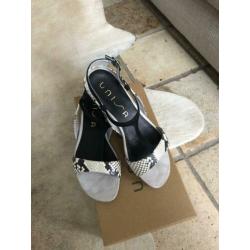 Unisa sandalen slangenprint maat 38 in nieuwstaat