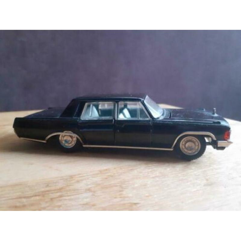 Zil miniatuur auto