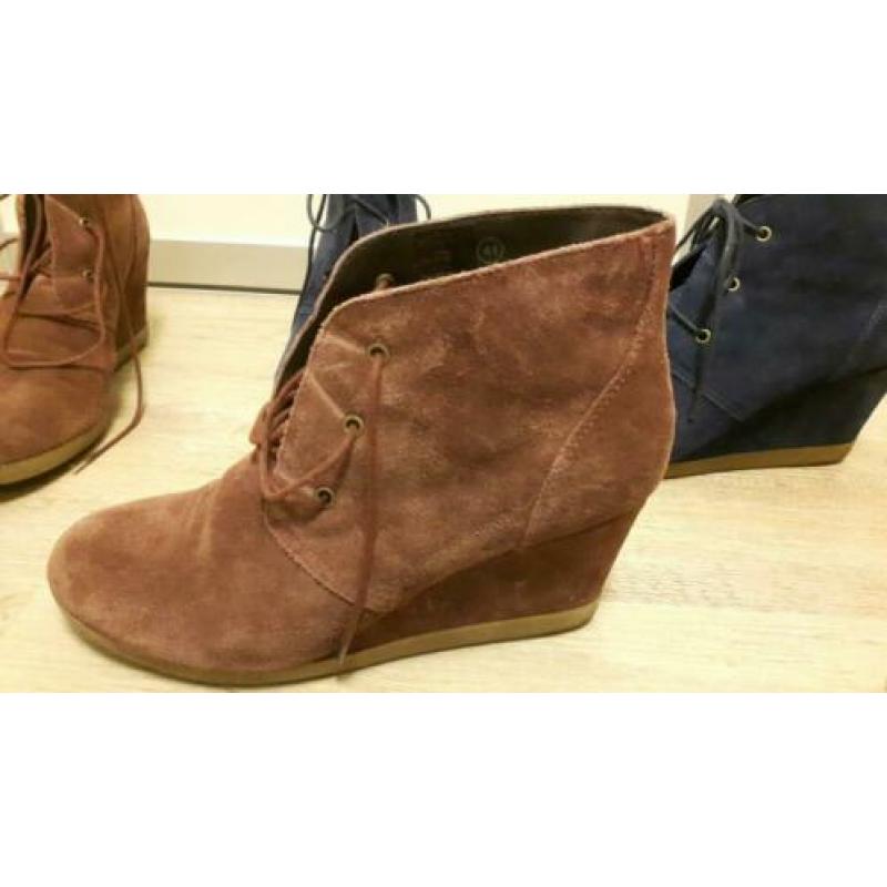 2 paar suede dames schoenen. Maat 41.