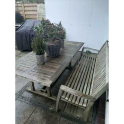 Hardhouten tuinset bank en twee stoelen