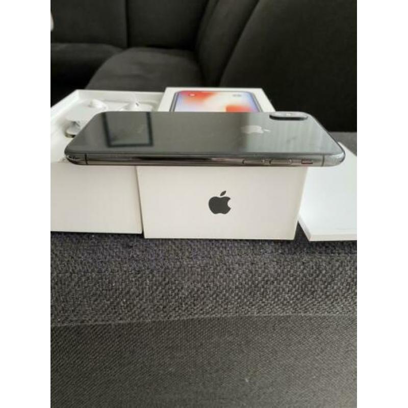 Iphone x 256 gb kras en deuk vrij 16 maanden oud compleet!!!