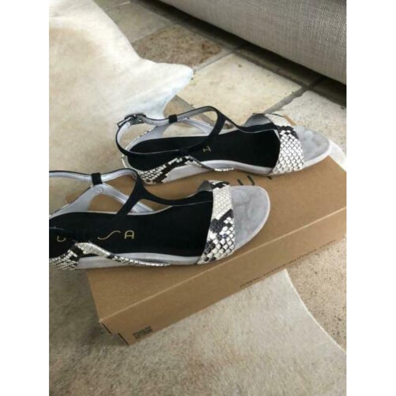 Unisa sandalen slangenprint maat 38 in nieuwstaat