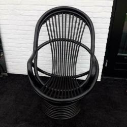 2 Vintage retro Manou rotan draaistoelen en salontafel zwart