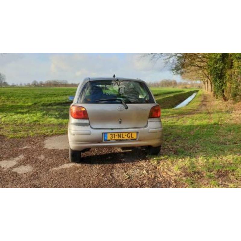 Toyota Yaris 1.0 16V Vvti 3DR 2003 Grijs