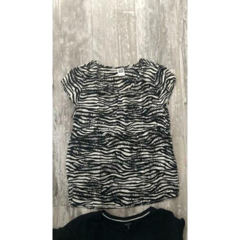 Shirtjes maat s zeer nette staat. Als set of los te koop
