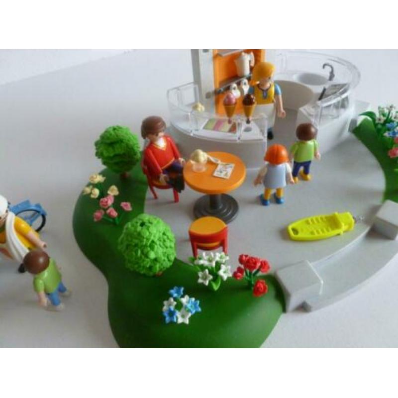 Playmobil IJssalon met IJscowagen 4234 + 3244