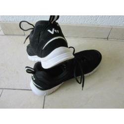 Zwarte sportschoenen maat 42