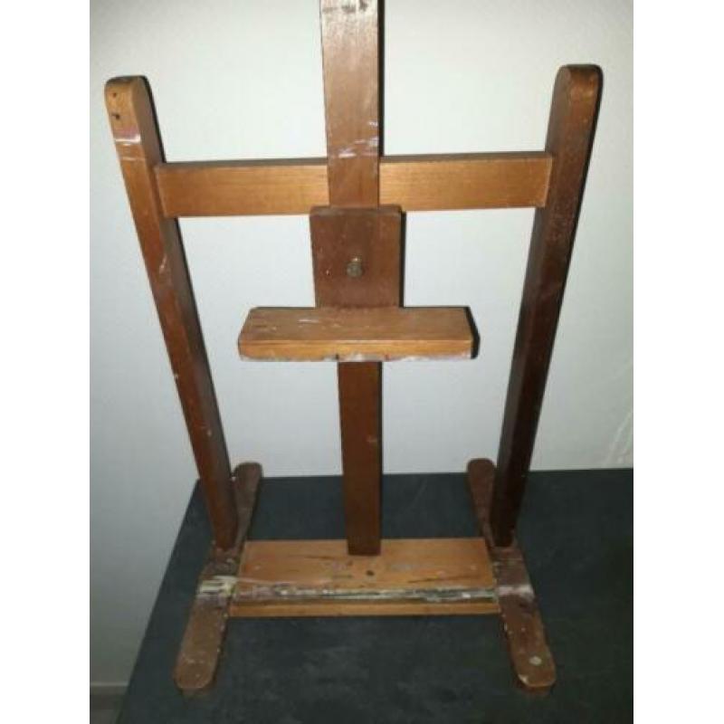 Oude schildersezel van hout
