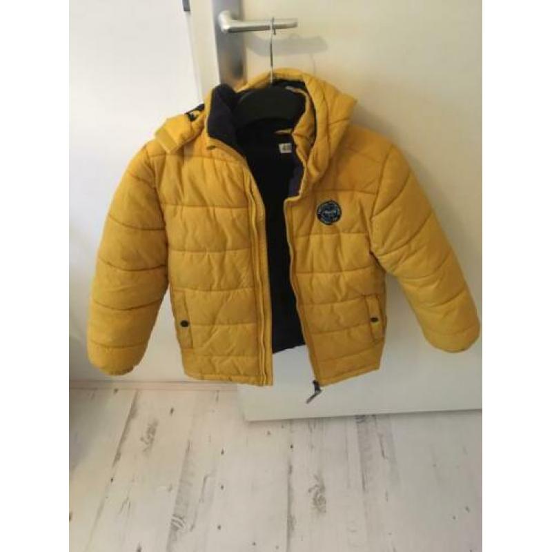 Mooie warme dik gevoerde winterjas €6