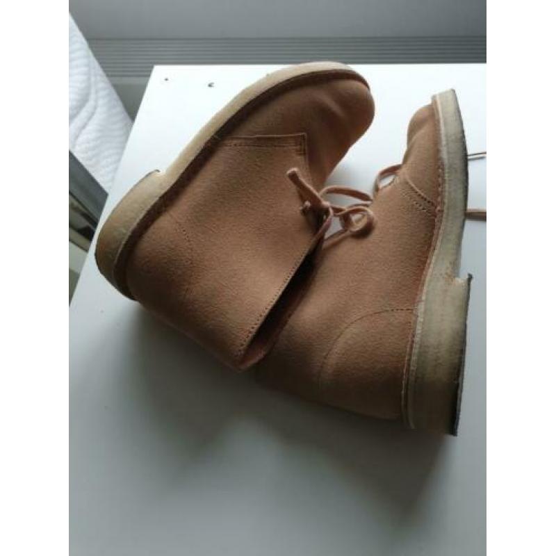 Bruine clarks 38